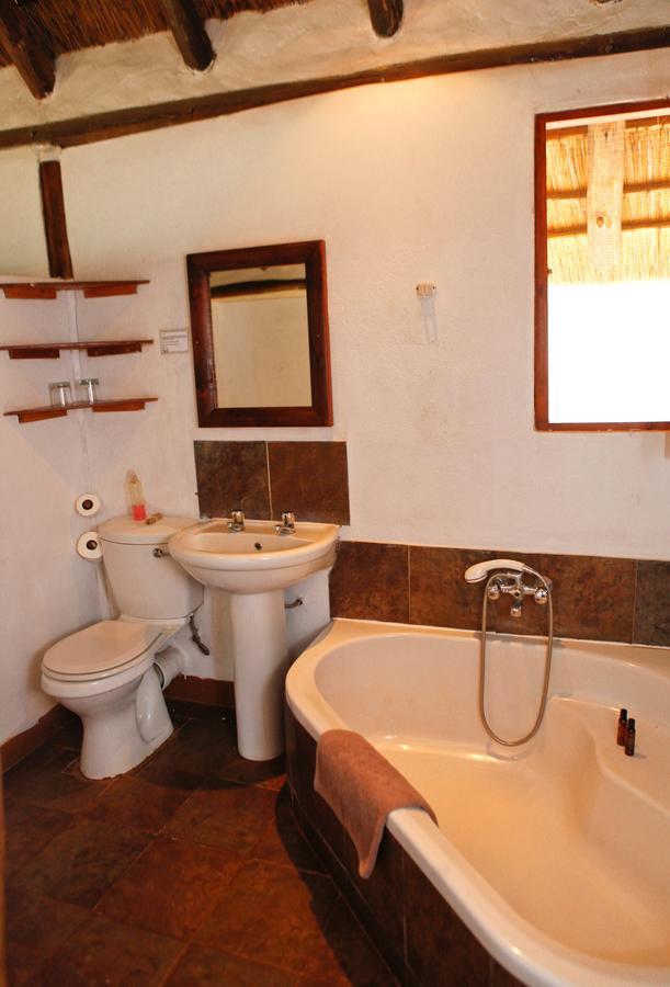 Nkwazi Lake Lodge Понгола Экстерьер фото