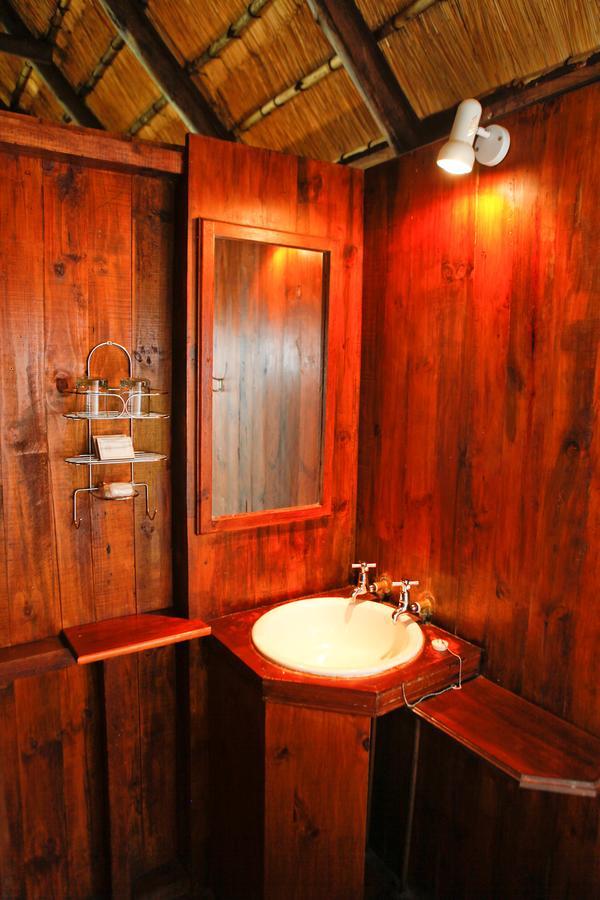 Nkwazi Lake Lodge Понгола Экстерьер фото
